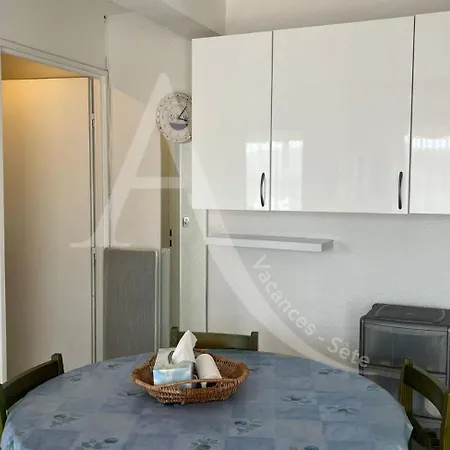Apartment T2 Avec Garage, Quartier Corniche Proche Des Plages *