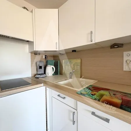 T2 Avec Garage, Quartier Corniche Proche Des Plages Apartment *